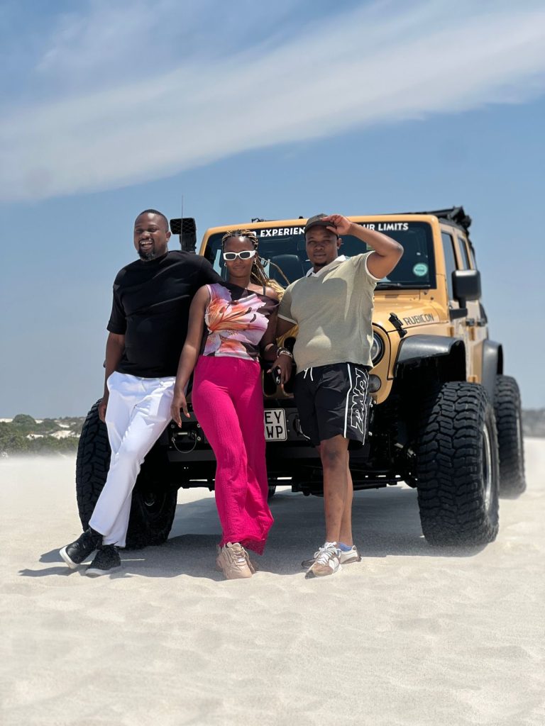 Atlantis Dunes Tour Group with 4X4 Jeep